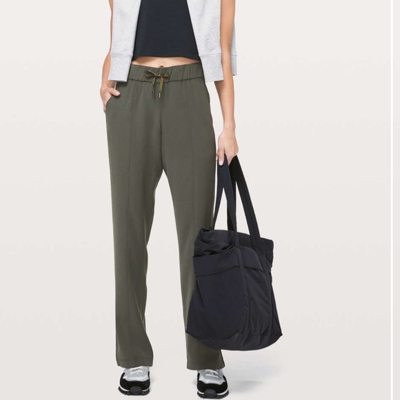 lululemon athletica Pants - NWT Lululemon On The Right Track Pant